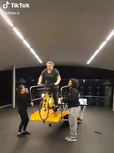 Cuando quieres probar el suelo